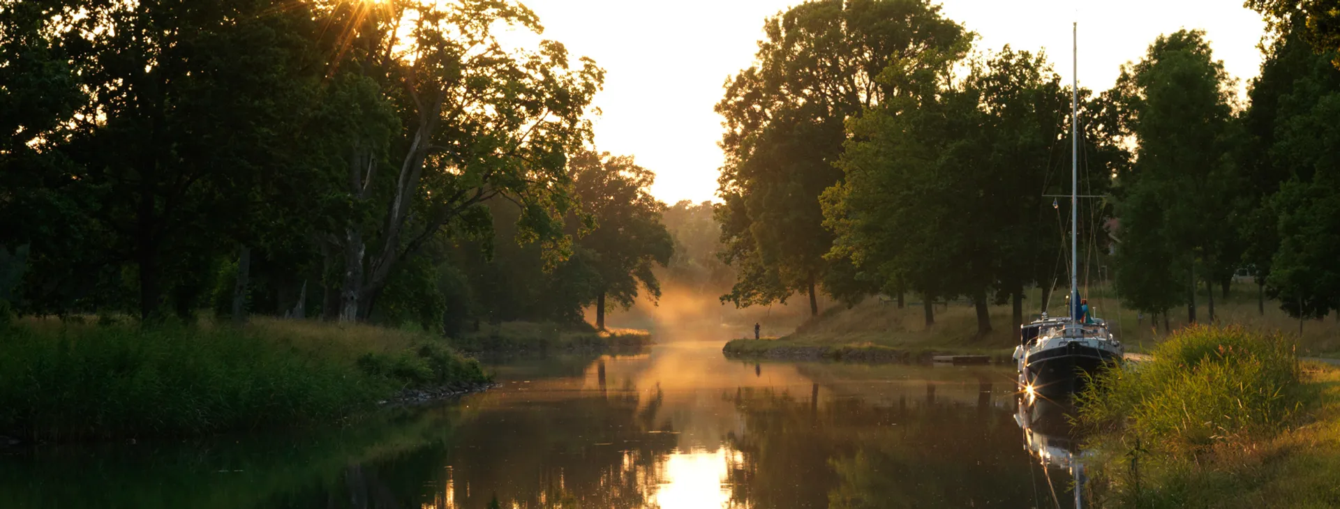 Fritidsbåt på Göta kanal