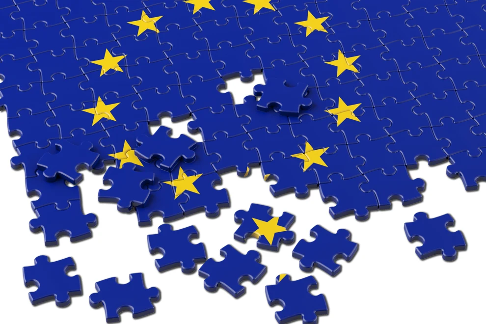 Ett icke färdiglagat pussel föreställande EU-flaggan